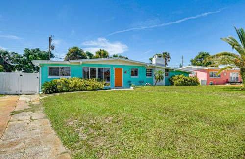 Ormond Beach Manors House | Ormond Beach Retreat Walk to Shore and Shops!