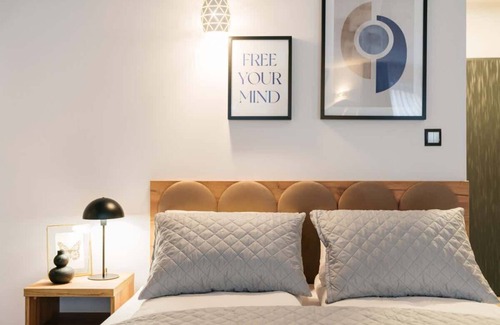Ursus Apartment | ORSO Apartment with king size bed