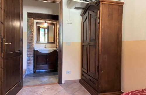 Riparbella House | Orso by Interhome