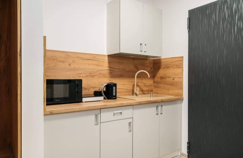 Ursus Apartment | ORSO City Studio with king size bed