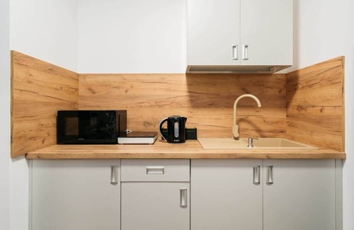 Ursus Apartment | ORSO City Studio with king size bed
