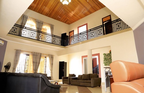 Kubease House | Osaah Bema lodge