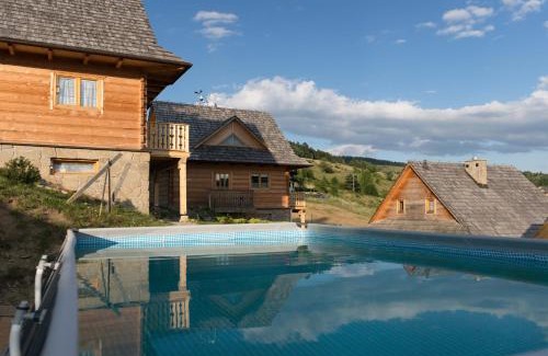 Jaworki Ski Chalet | Osada Jaworki śniadania sauna grill basen super widok duży ogród Muzyczna Owczarnia komfortowy dom szlaki doliny wąwóz karczma
