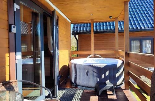 Polanica-Zdroj Ski Chalet | Osada Widok na Góry - Dwa domki z Jacuzzi na wyłączność