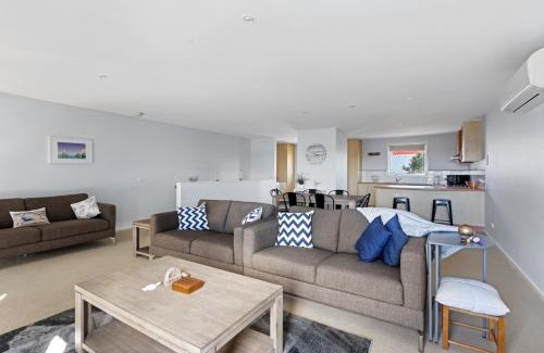 Cowes House | Osbourne walk to beach