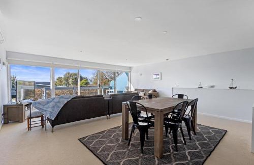 Cowes House | Osbourne walk to beach
