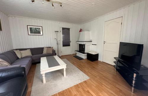 Skedsmo House | Oslo House, Nedre Kjellerstuvei, First floor, Twin Room