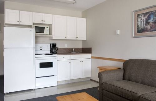 Okanagan-Similkameen Hotel | Osoyoos Lakeview Inn & Suites