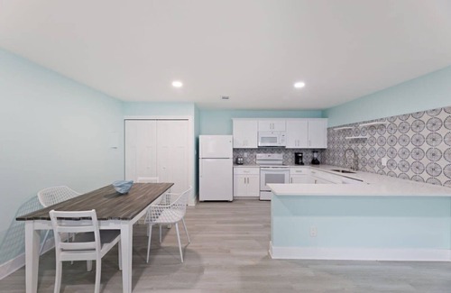 Bonita Springs Apartment | Osprey Suite- Cute Cottage Fenced Yard Pet Friendly