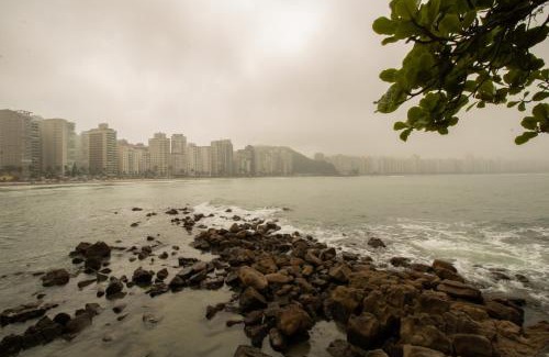 Tombo Apartment | Otimo apto c WiFi a 700m da Praia do Tombo-Guaruja