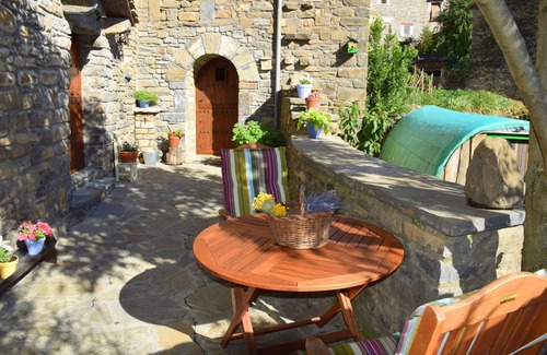 Broto House | Oto: Stone house for 2 to 8 kms Ordesa National Park