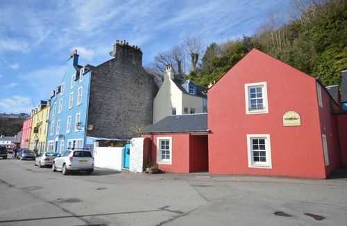 Tobermory Apartment | Otter Apartment located on Tobermory High Street