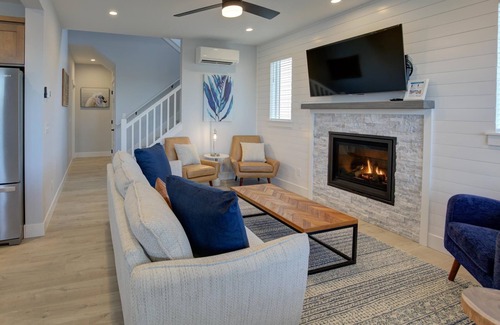 Ocean Shores House | Otter Spotter on the Water - Oyhut Bay Seaside Village