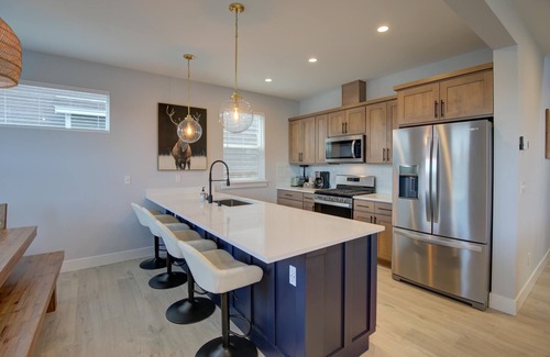 Ocean Shores House | Otter Spotter on the Water - Oyhut Bay Seaside Village