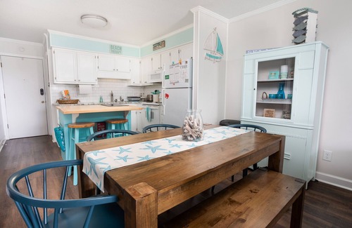 North Myrtle Beach Condo | Our 2 bed/2 bath condo is located in beautiful Cherry Grove Beach