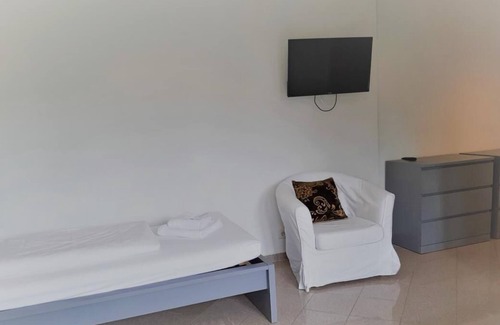 Bramfeld Apartment | Our apartment no. 4 is located in our apartment house Haldesdorfer Straße and is quietly located to the back of the building, perfect for the small family.