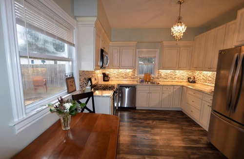 Flushing House | Our historic 140 year old home is a minutes walk to Downtown Flushing