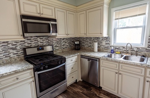Flushing House | Our historic 140 year old home is a minutes walk to Downtown Flushing