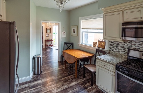 Flushing House | Our historic 140 year old home is a minutes walk to Downtown Flushing