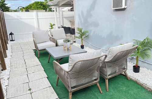 North Miami Beach Apartment | Our studio is a fantastic place to stay! It features a modern and cozy design.