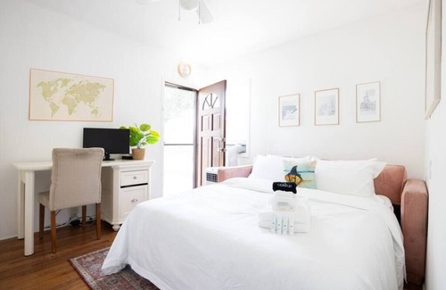 Venice House | Our Venice Beach Bungalow by Colby & Conrad