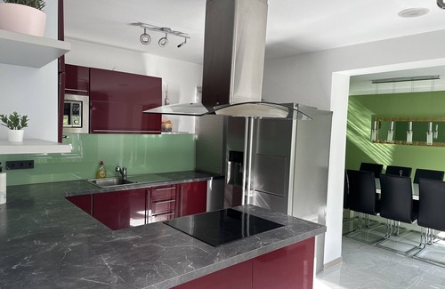 Parndorf House | Outlet Center House, Pool, Garden, Sundeck, Jacuzzi