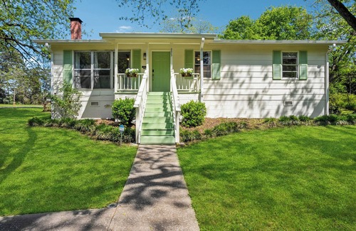 Locust Grove House | Outlet Mall+Great Dining+Family Friendly+Cozy Home