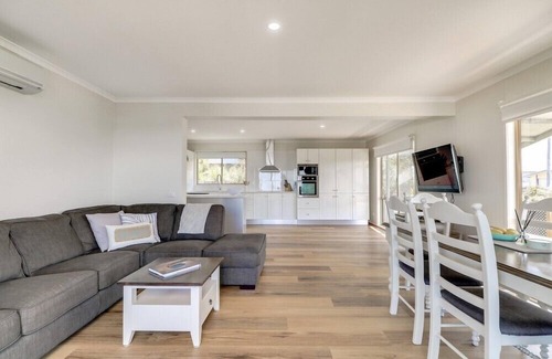 Lake Tyers Beach House | Outlook Views - Lake Tyers Beach