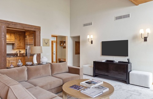 Teton Pines Condo | Outpost: Prospector at Teton Pines