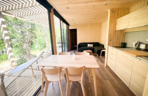 Lenca Cabin | OUTSCAPE | Cabaña Familiar En Lago Chapo con Hot Tub