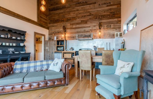 Westbrook Court Cottage | Outshot Barn - sleeps 4 guests in 2 bedrooms, Hay-on-Wye