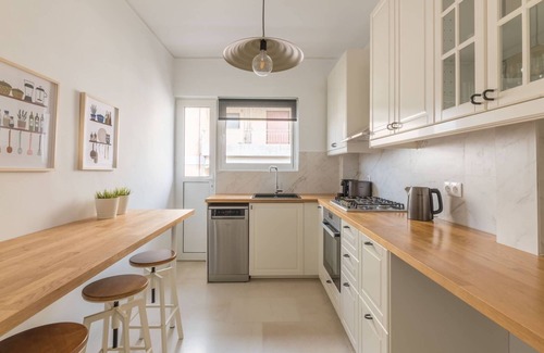 Papagou-Holargos Apartment | Outstanding 2BR Apartment in Cholargos