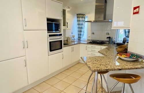 Estombar Villa | Outstanding 5-bedroomed villa with views over the golf course