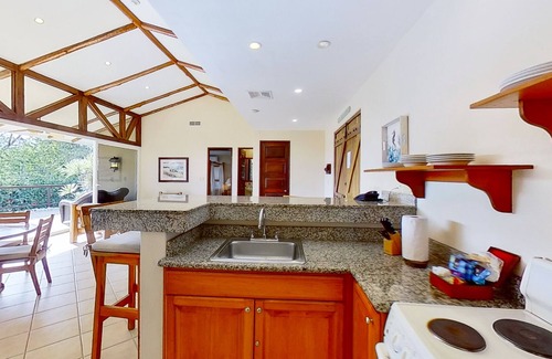 Islita Villa | Outstanding coastal villa with ocean views, infinity pool, sun deck & fast WiFi