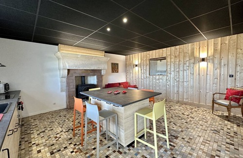 Reaux House | OUTSTANDING GITE - 500 m2 - 12 BEDROOMS - SLEEPS 27