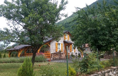 Orlu House | Ouxis