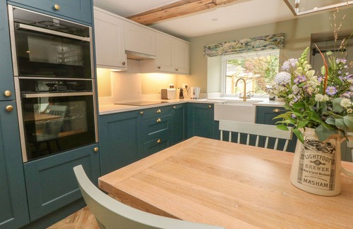 Little Hayfield Cottage | Overlea Cottage