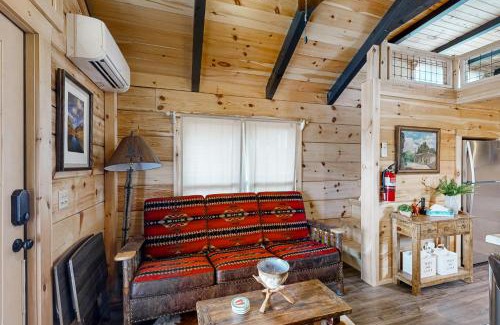 Valdez House | Overlook Cabin