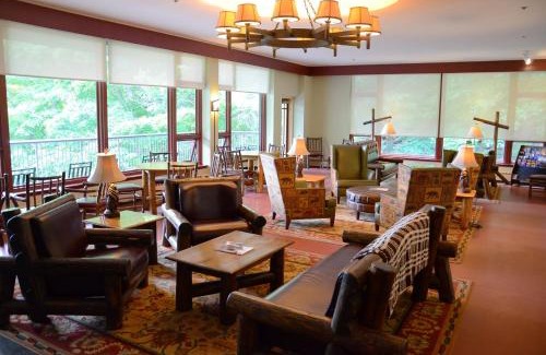 Bear Mountain Hotel | Overlook Lodge and Stone Cottages at Bear Mountain
