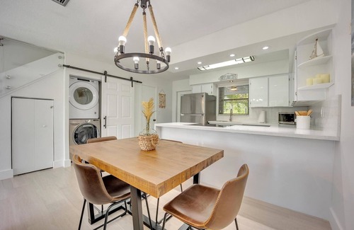 Key Largo House | Overlooking the Lagoon and Pool Includes Use of Golf Cart & 2 Kayaks