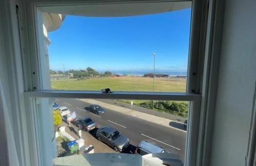 Littlehampton House | Overlooking the sea - Spacious apartment