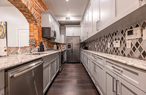 Arts/Warehouse District Apartment | 🌙 Oversized Downtown Condo with Private Terrace🌙 - The Crescent