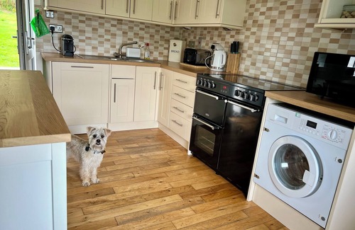 Invergarry Cottage | Owl Cottage, dog-friendly 2-bed cottage near Loch Ness