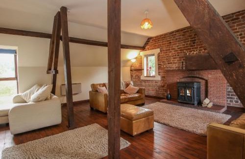Hyssington House | Owlbury Hall Barn