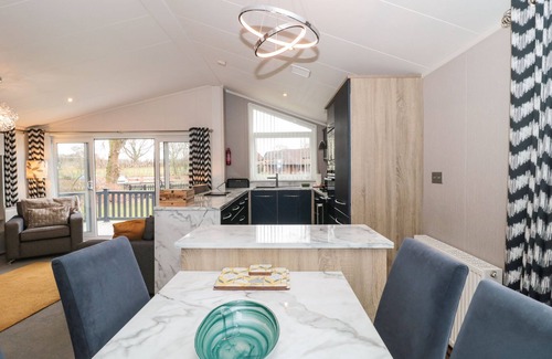 Wimborne Cottage | OWLS NEST, pet friendly, with pool in Furzehill