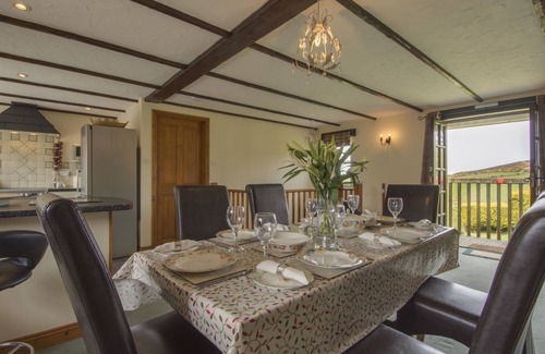 Ilfracombe Cottage | OWLS ROOST, family friendly, with hot tub in Combe Martin