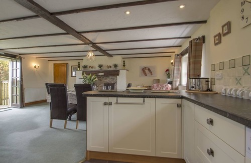 Ilfracombe Cottage | OWLS ROOST, family friendly, with hot tub in Combe Martin