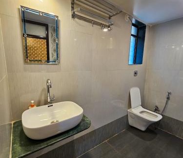 Akshi Bed & Breakfast | Oxygen Resort, Akshi