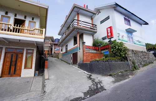 Ngadisari Hotel | OYO 1048 Rahayu Bromo Hotel