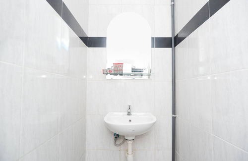 Semarang Hotel | OYO 1217 Candi Residence